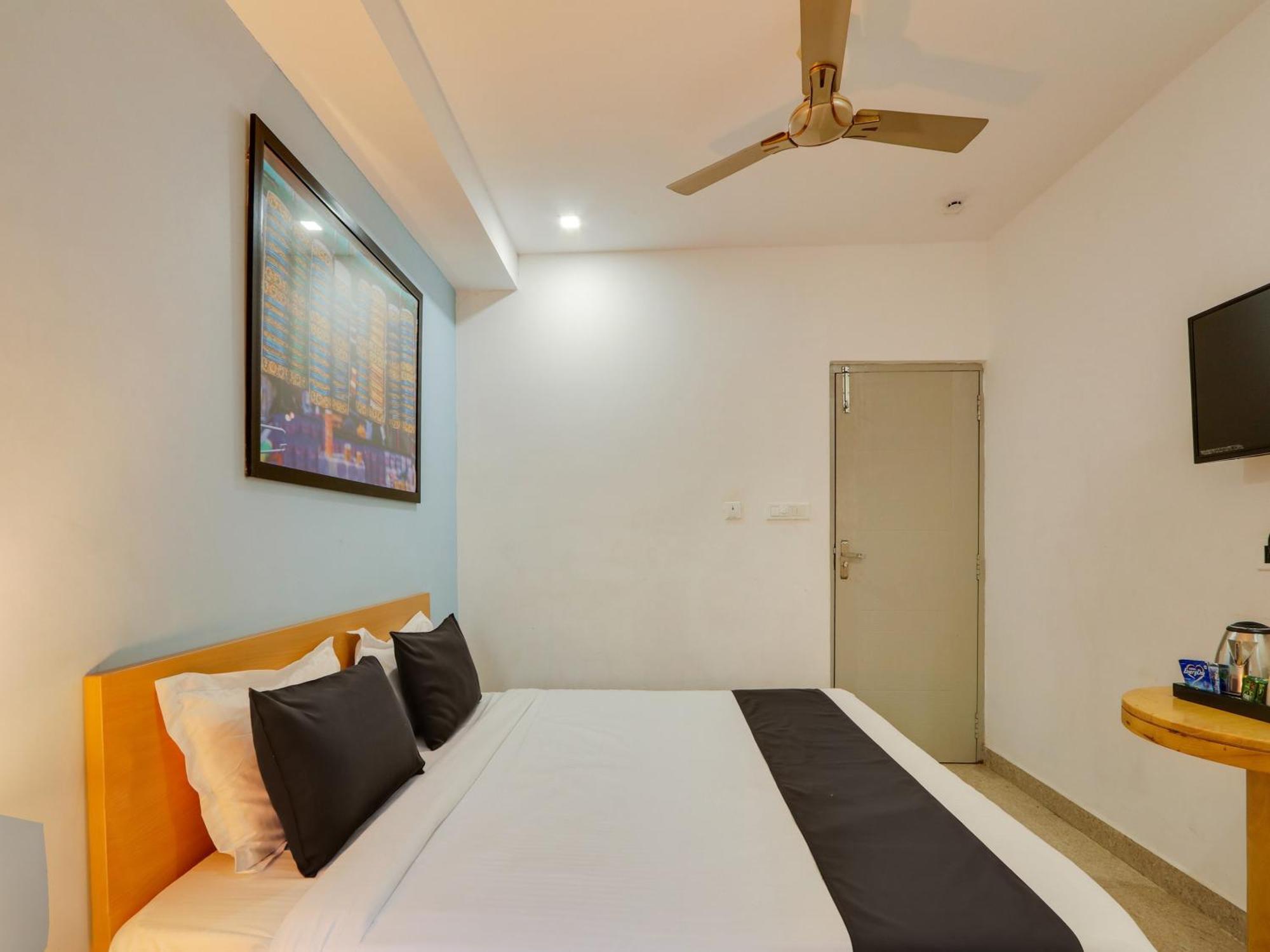 Super Townhouse Qualia Prime Hotel Near Nexus Mall Hyderabad Exteriör bild